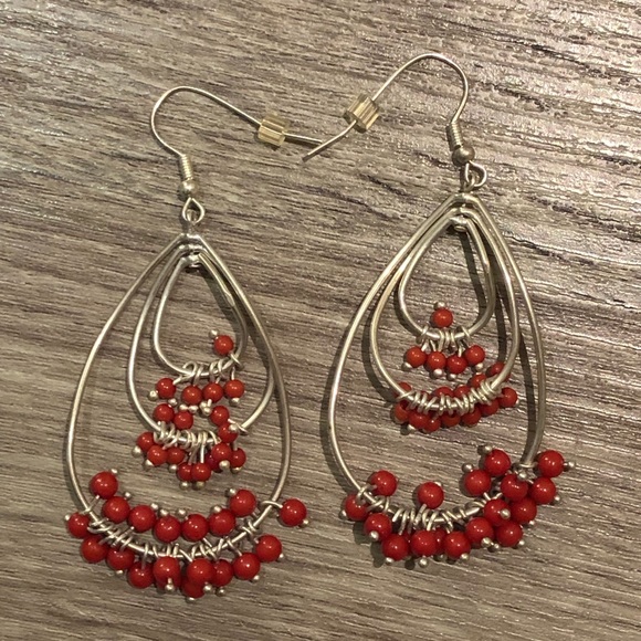 Red earrings - Picture 2 of 2